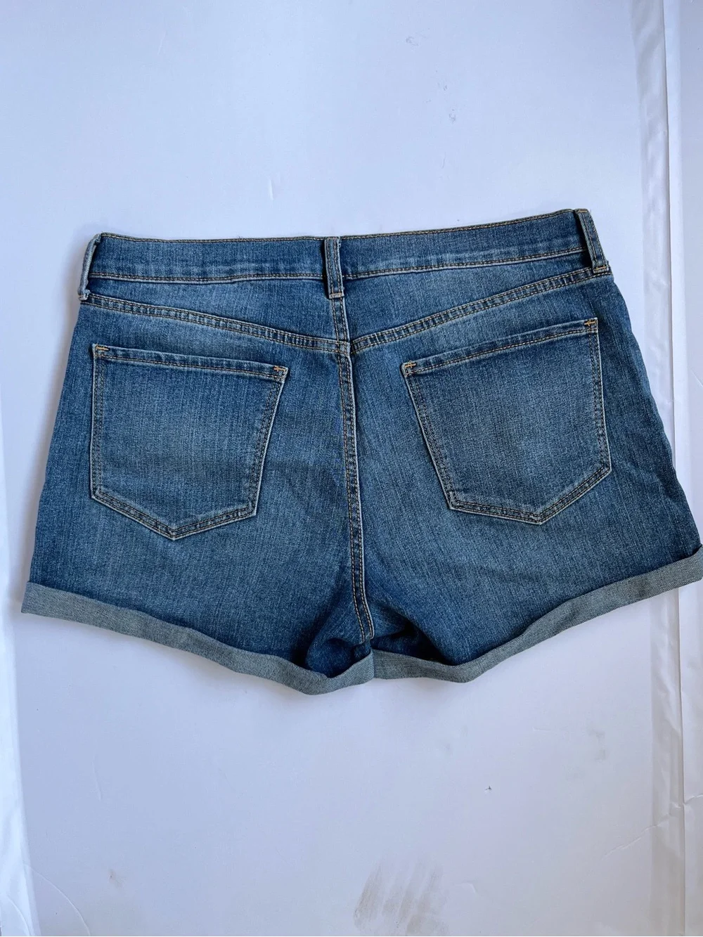 Old Navy WOW Blue Jean Shorts Size 12 Dark Wash Cuffed Denim Mid Rise Selvedge